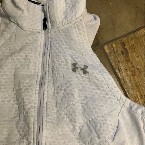 Under armour light grey golf vest. Zip up. Zipper pockets. EUC - Picture 2 of 6